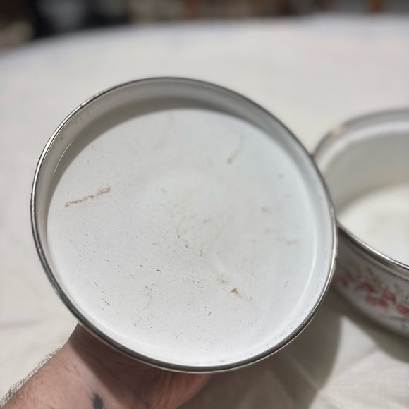 Vintage set of 4 White Floral Saucepans, Pans and Pots with Brown Handle - Picture 3 of 16